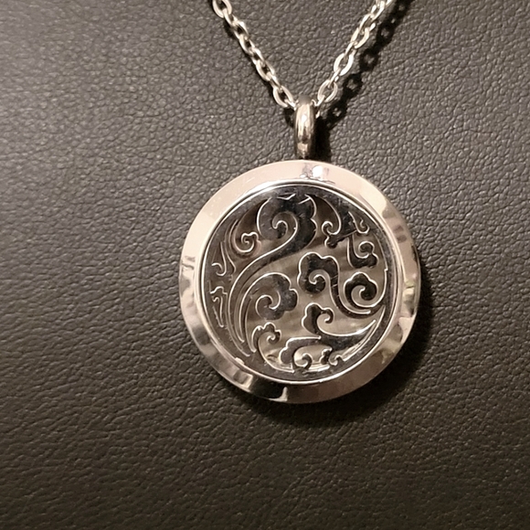 Estate Filagree Stainless Steel Locket Pendent Necklace - Picture 3 of 5